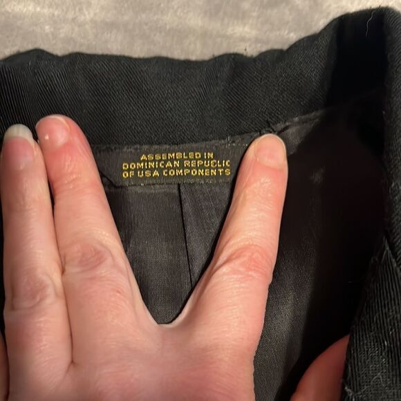 Boys Van Heusen. Size 16. Black blazer. - Picture 6 of 6